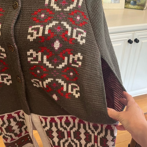 Sturbridge Cape - Picture 4 of 6